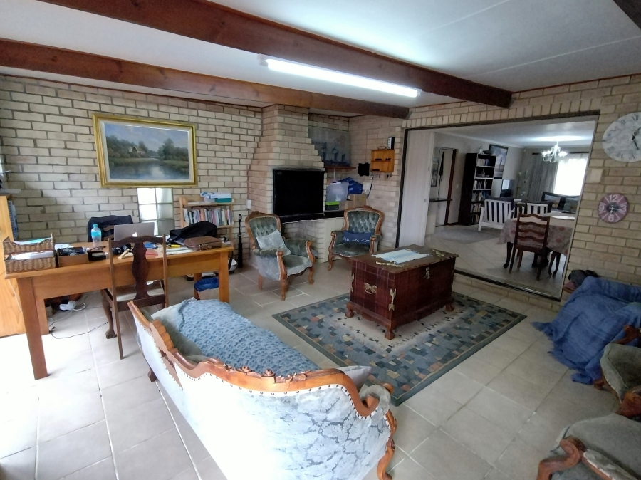 4 Bedroom Property for Sale in Noorsekloof Eastern Cape